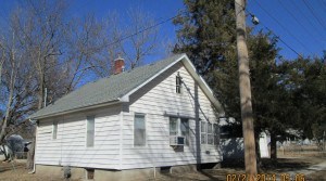 416 E. Kansas Avenue, Emporia, KS — 2 Bedroom, 1 Bath