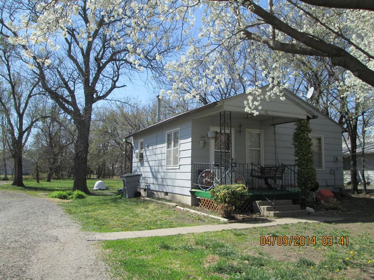 411 Dorset Street, Emporia, KS — 2 Bedroom, 1 Bath