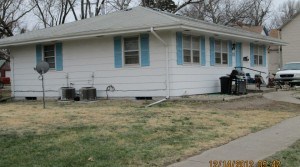 201 W 12th Ave #2, Emporia, KS — 3 Bedroom, 1 Bath