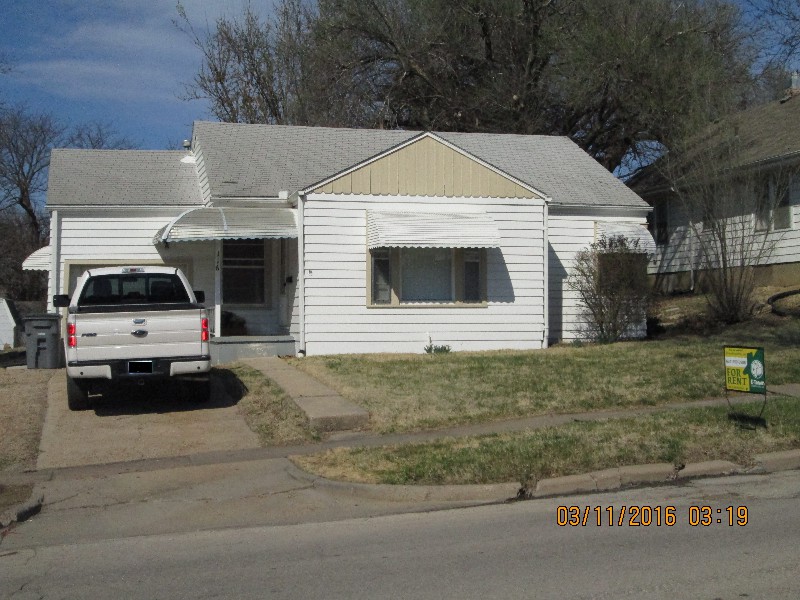 116 W 15th, Emporia, KS–2 bedroom 1 Bath House For Rent