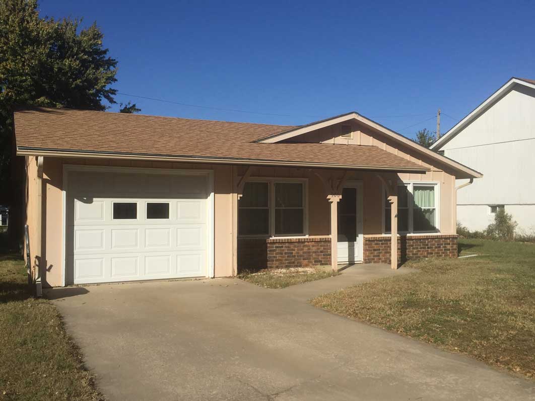 906 E. Logan Ave–2 Bedroom 1 Bath